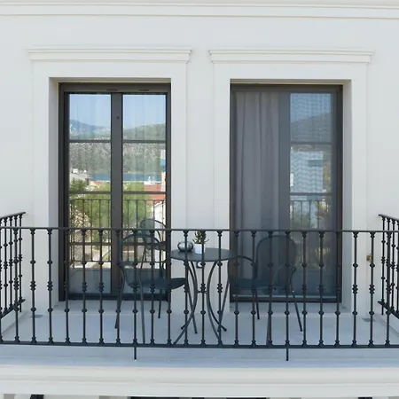 Essence Αργοστόλι