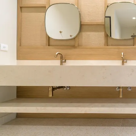 Essence Aparthotel Argostoli (Kefalonia)