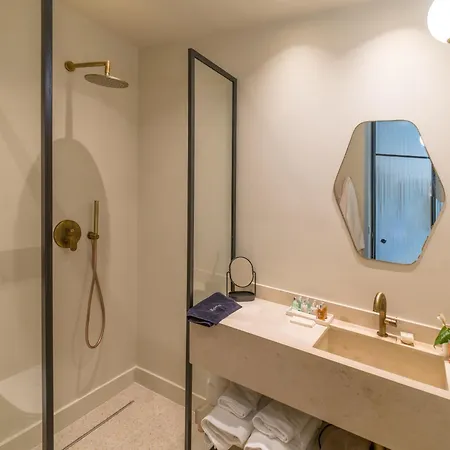 Essence Aparthotel Argostoli (Kefalonia)