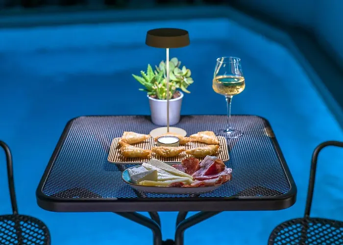 Aparthotel Essence 4*