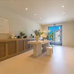 Essence 4* 아르고스톨리온