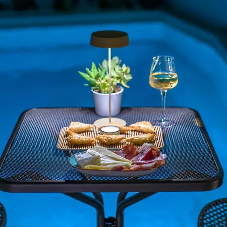 Lägenhetshotell Essence 4*